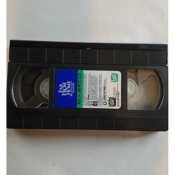 Far From Home: The Adventures Of Yellow Dog VHS Tape 1995 - Picture 3 of 6